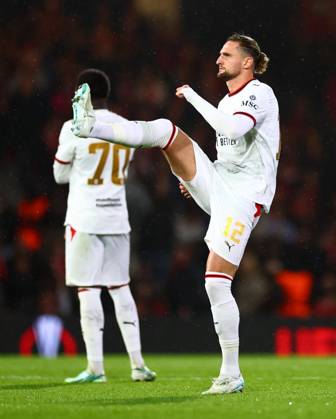Adrien Rabiot of AC Milan. AFC Bournemouth v AC Milan, UEFA Europa League, Football, Vitality Stadium, Bournemouth, UK - 22 Oct 2026Bournemouth Vitality Stadium United Kingdom  Copyright: xJamesxMarsh Shutterstockx 17230046cl