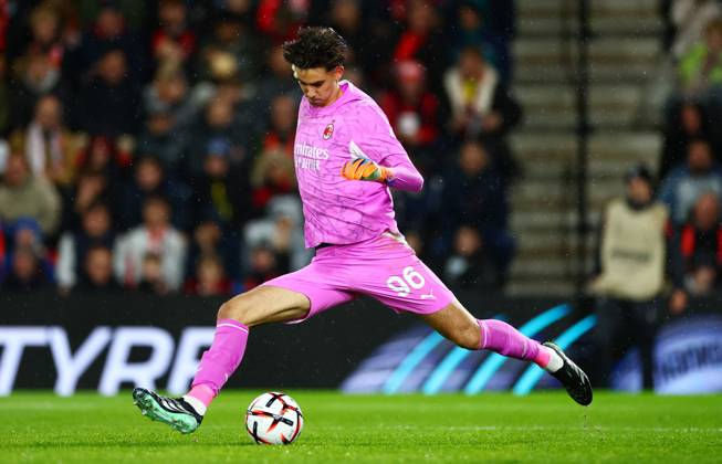 Lorenzo Torriani of AC Milan. AFC Bournemouth v AC Milan, UEFA Europa League, Football, Vitality Stadium, Bournemouth, UK - 22 Oct 2026Bournemouth Vitality Stadium United Kingdom  Copyright: xJamesxMarsh Shutterstockx 17230046ci