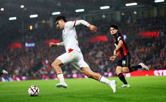 Davide Bartesaghi of AC Milan. AFC Bournemouth v AC Milan, UEFA Europa League, Football, Vitality Stadium, Bournemouth, UK - 22 Oct 2026Bournemouth Vitality Stadium United Kingdom  Copyright: xJamesxMarsh Shutterstockx 17230046dk