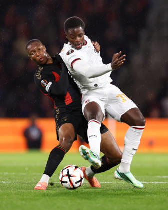 Bournemouth v AC Milan 22 October 2026, Bournemouth - UEFA Europa League - Bournemouth v AC Milan - Bafode Diakite of Bournemouth and Alphadjo Cisse of AC Milan - Photo: Jacques Feeney Offside. Bournemouth UK Copyright: xJacquesxFeeneyx xOffsidexOffside