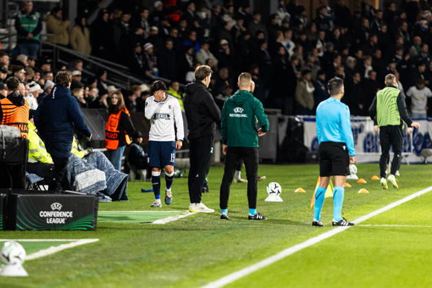 Aarhus GF v Egnatia, UEFA Conference League, Randers, Denmark Randers, Denmark. 22nd, October 2026. Eric Kahl (19) of Aarhus GF leaves the pitch after a red card during the UEFA Conference League match between Aarhus GF and Egnatia at Randers Stadion in Randers. Denmark, Randers, Cepheus Park Randers  Copyright: xGonzalesxPhoto RasmusxJensenx