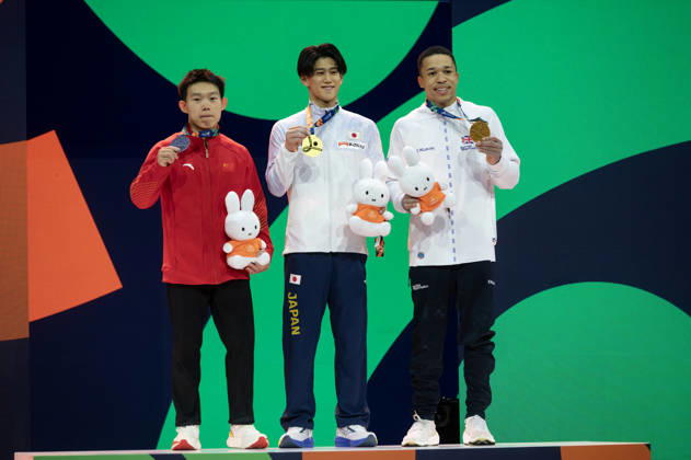 Rotterdam The Netherlands 22nd October 2026 World Championships artistic gymnastics. Men™s all round final Medal Podium Silver medallist Haonan Yang (CHN) Winner Hashimoto Daiki (JPN) Bronze medallist Joe Fraser (GBR) turnen