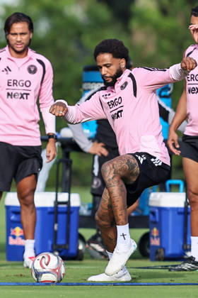FORT LAUDERDALE, FL - OCTOBER 23: Inter Miami CF defender Micael Dos Santos (16) is seen during an Inter Miami Training Session at Florida Blue Training Center on October 23, 2026 in Fort Lauderdale, Florida. (Photo by Chris Arjoon Icon Sportswire) SOCCER: OCT 23 Inter Miami CF Training EDITORIAL USE ONLY Icon2610230000005