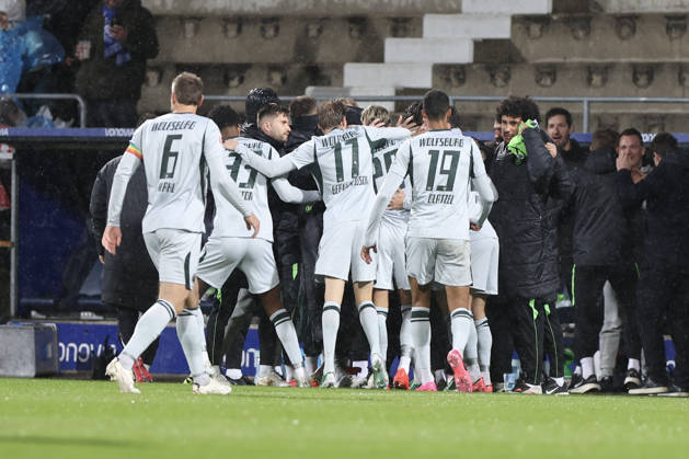 23.10.2026, GER, Fussball, Herren, 2. Bundesliga, Saison 2026 2027,VfL Bochum - VfL Wolfsburg Fabian Reese (Wolfsburg 11) Torjubel, jubelt mit seiner Mannschaft nach dem Treffer zum 0:1 Bochum vonovia-Ruhrstadion Nordrhein-Westfalen Deutschland Copyright: xAdrianxSchlüterx