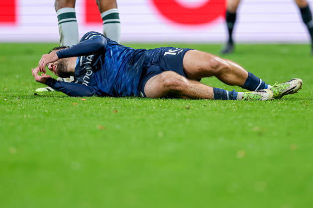 23.10.2026, Fußball, VfL Bochum - VfL Wolfsburg, 2. Fußball-Bundesliga, 9. Spieltag, Vonovia Ruhrstadion, Saison 2026 27: Berkan Taz (VfL Bochum 10) liegt enttäuscht Enttäuschung auf dem Spielfeld DFB regulations prohibit any use of photographs as image sequences and or quasi-video. Nordrhein-Westfalen Deutschland