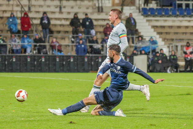 23.10.2026, xgrfx, Fussball 2.Bundesliga, VfL Bochum - VfL Wolfsburg v.l. Gerrit Holtmann (VfL Bochum), Hauke Wahl (VfL Wolfsburg) (DFL DFB REGULATIONS PROHIBIT ANY USE OF PHOTOGRAPHS as IMAGE SEQUENCES and or QUASI-VIDEO) Bochum