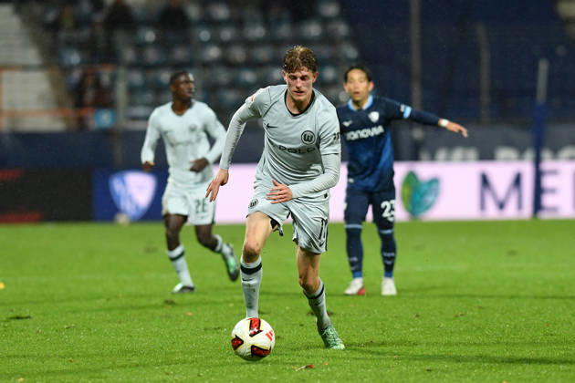 Alexander Bernhardsson (VfL Wolfsburg) in Aktion, am Ball, Einzelaktion waehrend des Spiels der 2. Bundesliga zwischen VfL Bochum und VfL Wolfsburg, Vonovia Ruhrstadion am 23. October 2026 in Bochum, Deutschland. (Foto von Ralf Treese DeFodi Images) +++ Alexander Bernhardsson (VfL Wolfsburg) controls the ball during the 2nd Bundesliga match between VfL Bochum and VfL Wolfsburg at Vonovia Ruhrstadion on October 23, 2026 in Bochum, Germany. (Photo by Ralf Treese DeFodi Images) DFB DFL REGULATIONS PROHIBIT ANY USE OF PHOTOGRAPHS AS IMAGE SEQUENCES AND OR QUASI-VIDEO. (Photo by Ralf Treese DeFodi Images) -