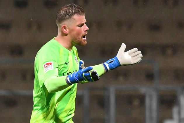 Torwart Timo Horn (VfL Bochum) gestikuliert, gestik waehrend des Spiels der 2. Bundesliga zwischen VfL Bochum und VfL Wolfsburg, Vonovia Ruhrstadion am 23. October 2026 in Bochum, Deutschland. (Foto von Ralf Treese DeFodi Images) +++ Torwart Timo Horn (VfL Bochum) gestures during the 2nd Bundesliga match between VfL Bochum and VfL Wolfsburg at Vonovia Ruhrstadion on October 23, 2026 in Bochum, Germany. (Photo by Ralf Treese DeFodi Images) DFB DFL REGULATIONS PROHIBIT ANY USE OF PHOTOGRAPHS AS IMAGE SEQUENCES AND OR QUASI-VIDEO. (Photo by Ralf Treese DeFodi Images) -