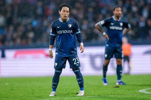 23.10.2026, Fußball, VfL Bochum - VfL Wolfsburg, 2. Fußball-Bundesliga, 9. Spieltag, Vonovia Ruhrstadion, Saison 2026 27: Koji Miyoshi (VfL Bochum 23) steht enttäuscht Enttäuschung auf dem SpDFB regulations prohibit any use of photographs as image sequences and or quasi-video. Nordrhein-Westfalen Deutschland
