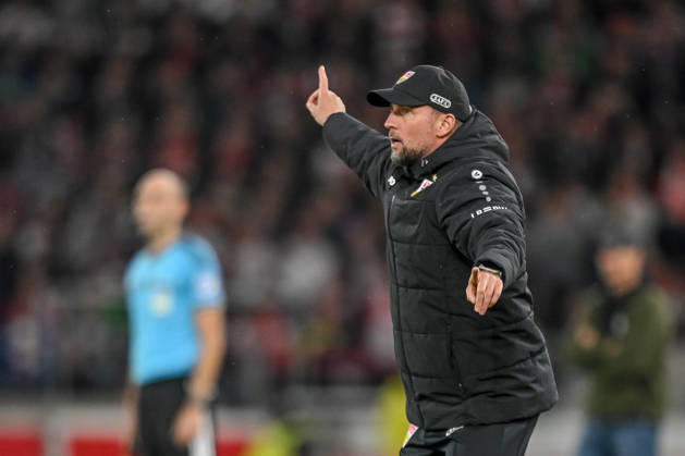 Trainer Sebastian Hoeness (VfB Stuttgart) gestikuliert, gestik waehrend des spiels der 1. Bundesliga zwischen VfB Stuttgart und Borussia Moenchengladbach, MHPArena am 23. October 2026 in Stuttgart, Deutschland. (Foto von Harry Langer DeFodi Images) +++ Trainer Sebastian Hoeness (VfB Stuttgart) gestures during the Bundesliga match between VfB Stuttgart and Borussia Moenchengladbach at MHPArena on October 23, 2026 in Stuttgart, Germany. (Photo by Harry Langer DeFodi Images) DFB DFL REGULATIONS PROHIBIT ANY USE OF PHOTOGRAPHS AS IMAGE SEQUENCES AND OR QUASI-VIDEO. (Photo by Harry Langer DeFodi Images) DFB DFL REGULATIONS PROHIBIT ANY USE OF PHOTOGRAPHS AS IMAGE SEQUENCES AND OR QUASI-VIDEO. -
