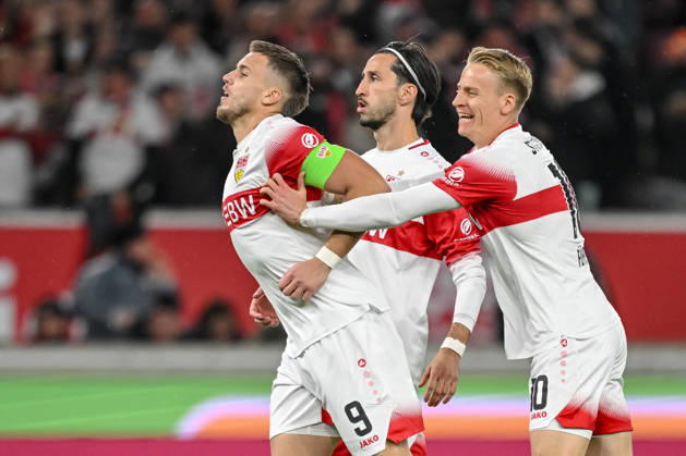 Sport Bilder des Tages Ermedin Demirovic (VfB Stuttgart) Torjubel, jubelt mit seiner Mannschaft nach treffer zum 1:0 waehrend des spiels der 1. Bundesliga zwischen VfB Stuttgart und Borussia Moenchengladbach, MHPArena am 23. October 2026 in Stuttgart, Deutschland. (Foto von Harry Langer DeFodi Images) +++ Ermedin Demirovic (VfB Stuttgart) celebrates after scoring his team s first goal with teammates during the Bundesliga match between VfB Stuttgart and Borussia Moenchengladbach at MHPArena on October 23, 2026 in Stuttgart, Germany. (Photo by Harry Langer DeFodi Images) DFB DFL REGULATIONS PROHIBIT ANY USE OF PHOTOGRAPHS AS IMAGE SEQUENCES AND OR QUASI-VIDEO. (Photo by Harry Langer DeFodi Images) DFB DFL REGULATIONS PROHIBIT ANY USE OF PHOTOGRAPHS AS IMAGE SEQUENCES AND OR QUASI-VIDEO. -