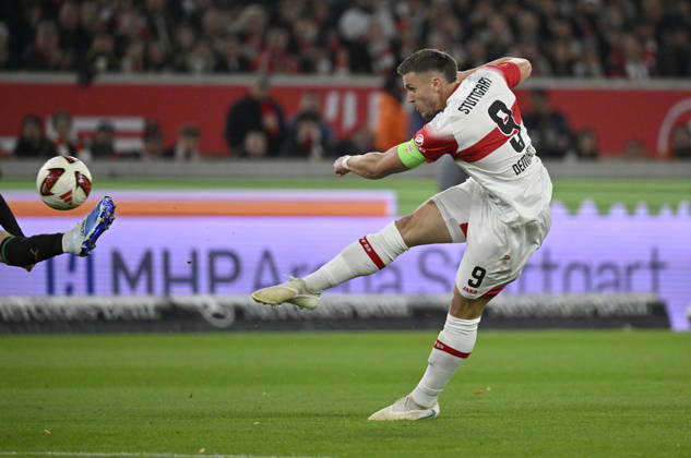 TOR zum 1:0 Ermedin Demirovic VfB Stuttgart (09) Torschuss Aktion Torchance VfB Stuttgart vs Borussia Moenchengladbach BMG 23.10.2026 DFL REGULATIONS PROHIBIT ANY USE OF PHOTOGRAPHS AS IMAGE SEQUENCES AND OR QUASI-VIDEO VfB Stuttgart vs Borussia Moenchengladbach BMG