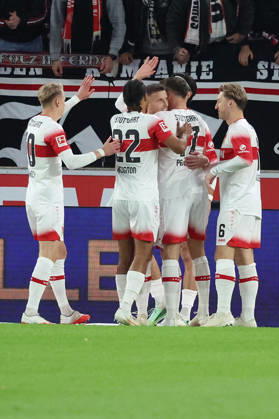 23.10.2026, xrekx, Fussball 1.Bundesliga, VfB Stuttgart - Borussia Mönchengladbach v.l. Ermedin Demirovic (VfB Stuttgart) jubelt nach seinem Tor zum 1:0 (DFL DFB REGULATIONS PROHIBIT ANY USE OF PHOTOGRAPHS as IMAGE SEQUENCES and or QUASI-VIDEO) Stuttgart