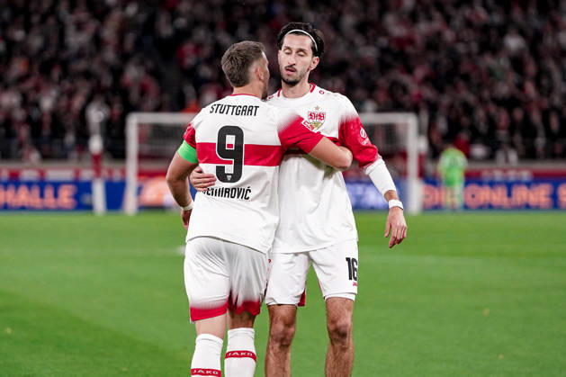 Deutschland: Fussball Saison 2026 2027 , 1. Bundesliga , 7. Spieltag , VfB Stuttgart vs. Borussia Mönchengladbach - MHP-Arena (Stuttgart) : Atakan Karazor (VfB Stuttgart, 16) und Ermedin Demirović Ermedin Demirovic (VfB Stuttgart, 9) Tor und Torjubel zum 1:0, Tor, Torjubel, Jubel, Freude, Emotionen Stuttgart MHP-Arena Deutschland Germany Copyright: xBennetxLongx