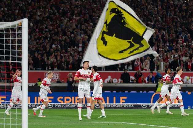 23.10.2026, xjyhynx, Fussball 1.Bundesliga, VfB Stuttgart - Borussia Mönchengladbach, v.l. Torjubel VfB Stuttgart nach dem 1:0 durch Ermedin Demirovic (9, VfB Stuttgart) (DFL DFB REGULATIONS PROHIBIT ANY USE OF PHOTOGRAPHS as IMAGE SEQUENCES and or QUASI-VIDEO) Stuttgart