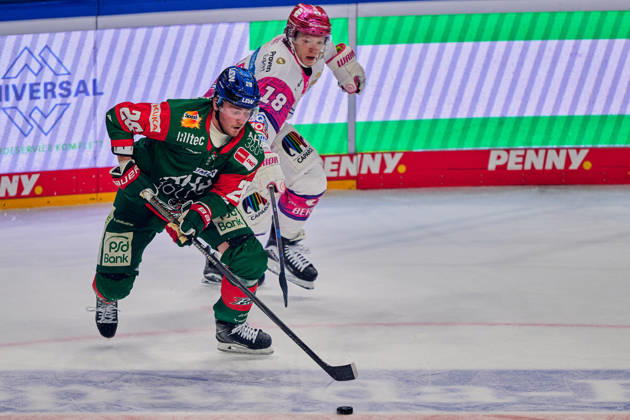 Alexander Blank (Augsburger Panther, 26), Jonas Mueller (Eisbaeren Berlin, 18), GER, Eisbaeren Berlin vs. Augsburger Panther, Eishockey Herren, Deutsche Eishockey Liga, DEL, Saison 2026 27, 11. Spieltag, 23.10.2026 GER, Eisbaeren Berlin vs. Augsburger Panther, Eishockey Herren, Deutsche Eishockey Liga, DEL, Saison 2026 27, 11. Spieltag, Berlin