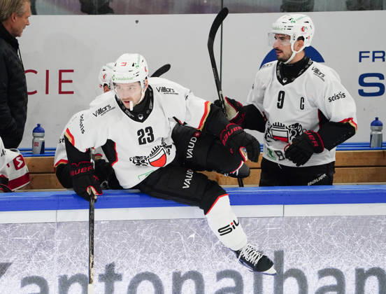 23.10.2026. Zug Schweiz. Eishockey Herren Saison 2026-2027 EV Zug - HC Lausanne. Bild. Philipp Kurashev HC Lausanne . Neuzugang Aktion