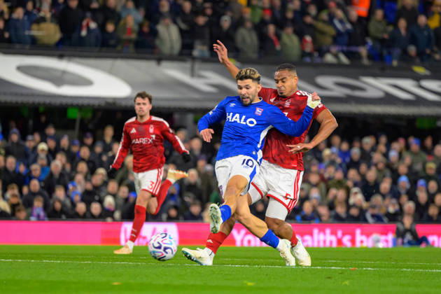 IPSWICH, ENGLAND OCTOBER 23 - Julio Enciso of Ipswich Town scores the team s first goal to make score 1-1 during the Premier League game between Ipswich Town and Nottingham Forest at Portman Road on October 23, 2026 in Ipswich, England. (Photo by Keeran Marquis Sports Press Photo) Copyright: xKeeranxMarquis SPPx Sportspressphoto_SPR264229
