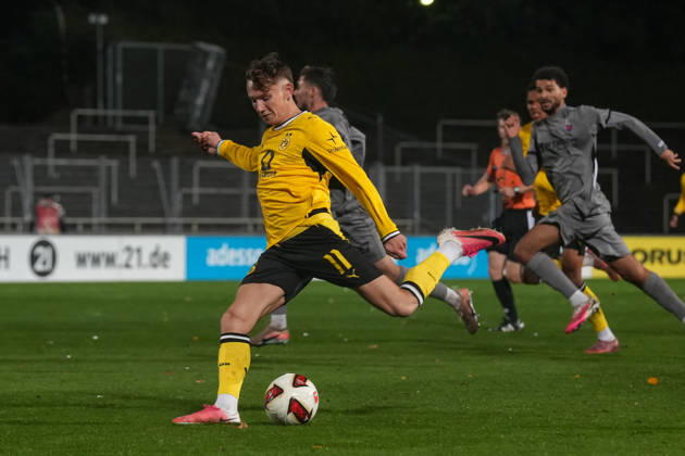 Freitag, 23.10.2026 Saison 2026 2027 14. Spieltag Regionalliga West im Stadion Rote Erde, Dortmund, Germany. BV Borussia Dortmund U23 - Bonner SC. Arne Wessels (BVB)