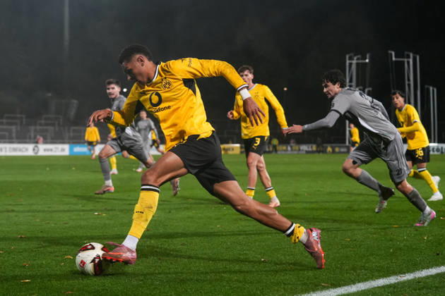 Freitag, 23.10.2026 Saison 2026 2027 14. Spieltag Regionalliga West im Stadion Rote Erde, Dortmund, Germany. BV Borussia Dortmund U23 - Bonner SC. Kevin Mutove (BVB)