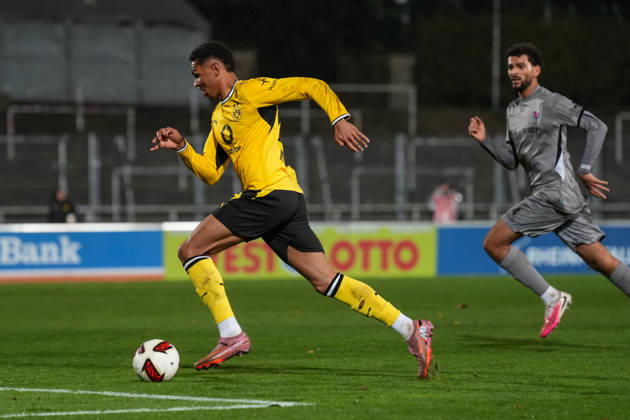 Freitag, 23.10.2026 Saison 2026 2027 14. Spieltag Regionalliga West im Stadion Rote Erde, Dortmund, Germany. BV Borussia Dortmund U23 - Bonner SC. Kevin Mutove (BVB)