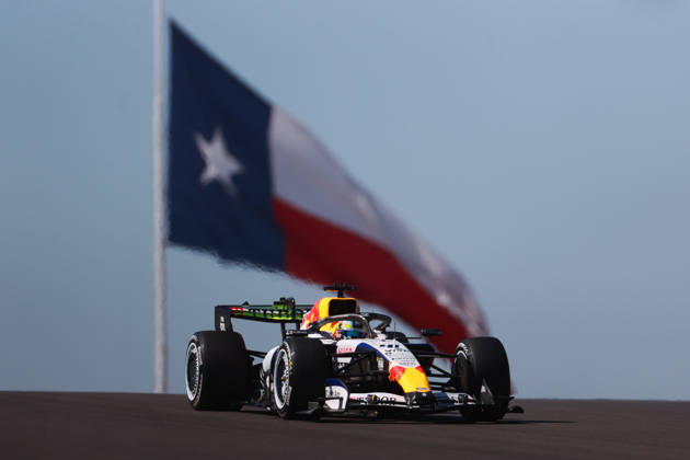 F1 Grand Prix Of USA - FP1 Arvid Lindblad stands in front of the Texas flag during the first of three practice sessions, FP1, ahead of the Formula 1 MSC Cruises United States Grand Prix at Circuit of the Americas in Austin, Texas, United States, on October 23, 2026. Austin, Texas Texas United States  Copyright: xReginaldxMathalonex originalFilename:mathalone-notitle261023_np86Y.jpg