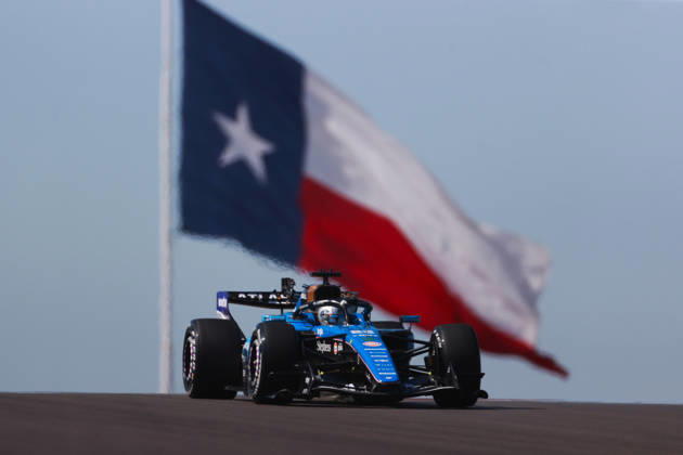 F1 Grand Prix Of USA - FP1 Alexander Albon stands in front of the Texas flag during the first of three practice sessions, FP1, ahead of the Formula 1 MSC Cruises United States Grand Prix at Circuit of the Americas in Austin, Texas, United States, on October 23, 2026. Austin, Texas Texas United States  Copyright: xReginaldxMathalonex originalFilename:mathalone-notitle261023_nprja.jpg