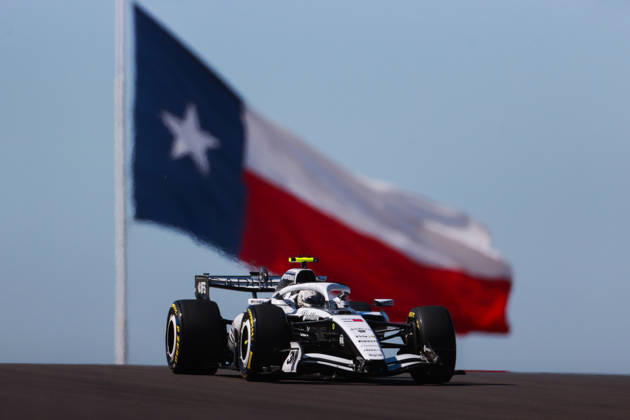 F1 Grand Prix Of USA - FP1 Valtteri Bottas stands in front of a Texas flag during the first of three practice sessions, FP1, ahead of the Formula 1 MSC Cruises United States Grand Prix at Circuit of the Americas in Austin, Texas, United States, on October 23, 2026. Austin, Texas Texas United States  Copyright: xReginaldxMathalonex originalFilename:mathalone-notitle261023_npuL7.jpg