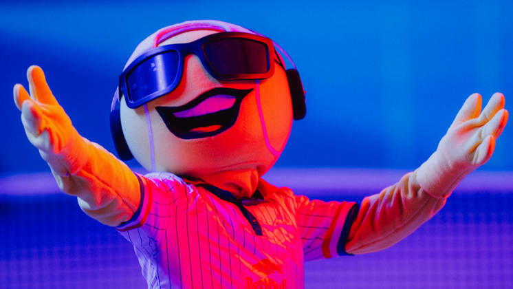 Sport Bilder des Tages TENNIS - ATP, Tennis Herren Erste Bank Open VIENNA,AUSTRIA,23.OCT.26 - TENNIS - ATP Tour, Erste Bank Open, Red Bull BassLine. Image shows the mascot.  GEPAxpictures xAlexanderxSolc