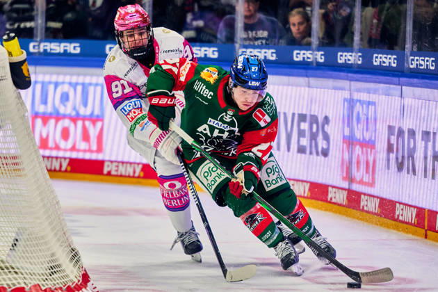 Tobias Krestan (Eisbaeren Berlin, 91), Kyle Mayhew (Augsburger Panther, 27), GER, Eisbaeren Berlin vs. Augsburger Panther, Eishockey Herren, Deutsche Eishockey Liga, DEL, Saison 2026 27, 11. Spieltag, 23.10.2026 GER, Eisbaeren Berlin vs. Augsburger Panther, Eishockey Herren, Deutsche Eishockey Liga, DEL, Saison 2026 27, 11. Spieltag, Berlin