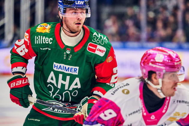 Alexander Blank (Augsburger Panther, 26), Ty Ronning (Eisbaeren Berlin, 09), GER, Eisbaeren Berlin vs. Augsburger Panther, Eishockey Herren, Deutsche Eishockey Liga, DEL, Saison 2026 27, 11. Spieltag, 23.10.2026 GER, Eisbaeren Berlin vs. Augsburger Panther, Eishockey Herren, Deutsche Eishockey Liga, DEL, Saison 2026 27, 11. Spieltag, Berlin