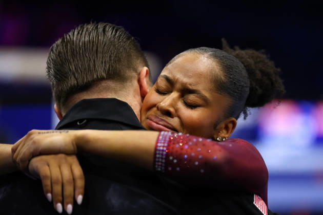 October 23, 2026, Rotterdam, Zuid-Holland, Netherlands: SKYE BLAKELY of USA celebrates winning the Women s All-Around Final of the 54th Artistic Gymnastics World Championships at the Ahoy Arena in Rotterdam, Netherlands. Rotterdam Netherlands - ZUMAc179 20261023_zep_c179_022 Copyright: xMickaelxChavetx
