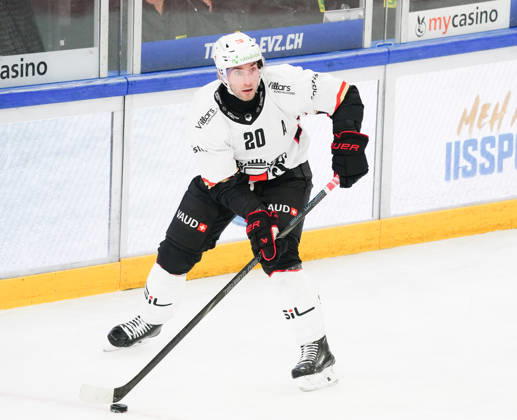 23.10.2026. Zug Schweiz. Eishockey Herren Saison 2026-2027 EV Zug - HC Lausanne. Bild. Michael Fora Lausanne HC Aktion Einzelbild