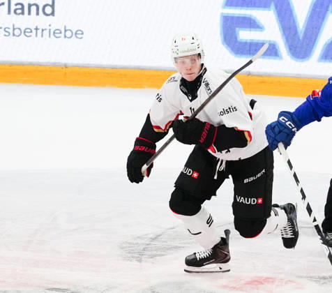 23.10.2026. Zug Schweiz. Eishockey Herren Saison 2026-2027 EV Zug - HC Lausanne. Bild. Antti Suomela Lausanne HC Aktion Einzelbild