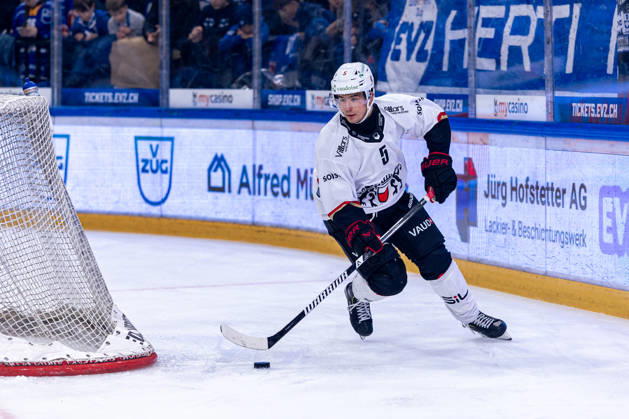 Connor Carrick 5 (Lausanne HC) - 23.10.2026 - National League, Regular Season, Eishockey, OYM hall, Zug: EV Zug - Lausanne HC . (Bild von Copyright: xJustPictures.ch PhilippxHegglinx