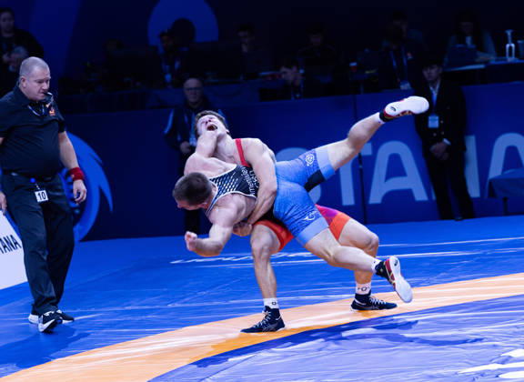 October 24, 2026, Astana, 2021 World Wrestling Championshi, Kazakhstan: Finland s Jonni Kunnari Sarkkinen red competes against Croatia s Antonio Kamenjasevic blue in the men s Greco-Roman 77kg competition at the Senior World Wrestling Championships in Astana, Kazakhstan, on October 24, 2026. Sarkkinen won the bout 7-2. . Astana Kazakhstan - ZUMAt172 20261024_zip_t172_004 Copyright: xJosexTabaresx Astana Kazakhstan - ZUMA0870 imago0870573484h Copyright: xIMAGO JosexTabaresx