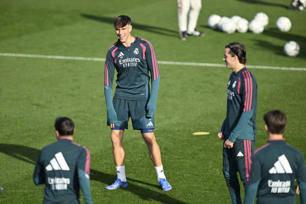 Real Madrid training session ahead of La Liga match against Barcelona MADRID, SPAIN - OCTOBER 24: Carlos Espi (L) and Alvaro Carreras (R) of Real Madrid take part in a training session at the club s Valdebebas training facilities ahead of their Spanish La Liga week 10 football match against Barcelona in Madrid, Spain, on October 24, 2026. Burak Akbulut Anadolu Madrid Spain. Editorial use only. Please get in touch for any other usage.  Copyright: x2026xAnadoluxBurakxAkbulutx