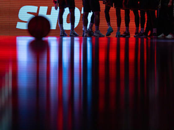 EWE Baskets Oldenburg im Zweikampf mit Bamberg Baskets, Team Bamberg Baskets während der Pause, Besprechung, Symbolbild EWE Baskets Oldenburg vs Bamberg Baskets, Basketball, BBL, 23.10.2026 Oldenburg Copyright: xEibner-Pressefotox EP_EER