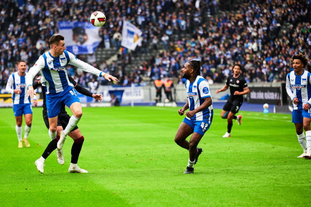 Niklas Kolbe (Hertha BSC, 27), Deyovaisio Zeefuik (Hertha BSC, 42), Oluwaseun Victor Adewumi (Hertha BSC, 19), GER, Hertha BSC vs. Arminia Bielefeld, 2. Bundesliga, Saison 2026 27, 09. Spieltag, 24.10.2026 (DFL REGULATIONS PROHIBIT ANY USE OF PHOTOGRAPHS AS IMAGE SEQUENCES AND OR QUASI - VIDEO). GER, Hertha BSC vs. Arminia Bielefeld, 2. Bundesliga, Saison 2026 27, 09. Spieltag, 24.10.2026 Berlin