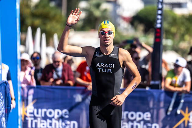 2026 Europe Triathlon Cup Alanya ANTALYA, TURKEY - OCTOBER 24: Emir Araci of Turkey waves as he makes his way to the start prior to the elite men race of 2026 Europe Triathlon Cup Alanya on October 24, 2026 in Antalya, Turkey. Antalya Turkey Copyright: xYagizxGurtug PSxImagesxYagizxGurtug PSxImagesx