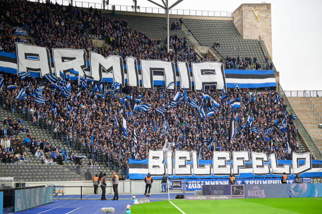 Arminia Bielefeld, Fans, GER, Hertha BSC vs. Arminia Bielefeld, 2. Bundesliga, Saison 2026 27, 09. Spieltag, 24.10.2026 (DFL REGULATIONS PROHIBIT ANY USE OF PHOTOGRAPHS AS IMAGE SEQUENCES AND OR QUASI - VIDEO). GER, Hertha BSC vs. Arminia Bielefeld, 2. Bundesliga, Saison 2026 27, 09. Spieltag, 24.10.2026 Berlin