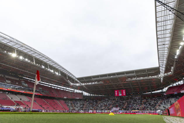GER, Leipzig, Fussball, Bundesliga, 7. Spieltag, RB Leipzig vs. SV Elversberg im Bild v.l.: Red Bull Arena vor dem Spiel, nasskaltes Wetter in Leipzig, Nieselregen 24.10.2026, Red-Bull Arena Leipzig DFL DFB REGULATIONS PROHIBIT ANY USE OF PHOTOGRAPHS AS IMAGE SEQUENCES AND OR QUASI-VIDEO, Copyright: HMBxMedia PaulxFritz