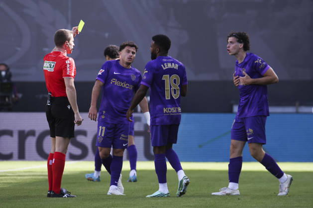 Rayo Vallecano v Espanyol - La Liga EA Sports 2026 27 October 24, 2026, Vallecas Stadium, Madrid, Spain: Referee show the yellow card to Javier Morcillo of Elche during La Liga EA Sports match between Rayo Vallecano and Elche CF at Vallecas Stadium on October 24, 2026 in Madrid, Spain. Madrid Vallecas Stadium Madrid Spain Copyright: xAlejandroxMatiasxAcostax