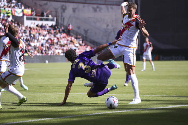 Rayo Vallecano v Espanyol - La Liga EA Sports 2026 27 October 24, 2026, Vallecas Stadium, Madrid, Spain: Florian Lejeune of Rayo Vallecano makes foul over Roy Revivo of Elche during La Liga EA Sports match between Rayo Vallecano and Elche CF at Vallecas Stadium on October 24, 2026 in Madrid, Spain. Madrid Vallecas Stadium Madrid Spain Copyright: xAlejandroxMatiasxAcostax