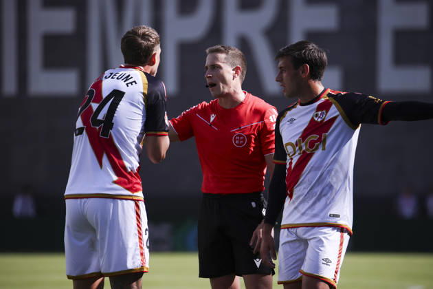 Rayo Vallecano v Espanyol - La Liga EA Sports 2026 27 October 24, 2026, Vallecas Stadium, Madrid, Spain: Florian Lejeune and Pedro Diaz claim to the referee during La Liga EA Sports match between Rayo Vallecano and Elche CF at Vallecas Stadium on October 24, 2026 in Madrid, Spain. Madrid Vallecas Stadium Madrid Spain Copyright: xAlejandroxMatiasxAcostax