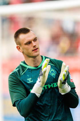 MAINZ, GERMANY - OCTOBER 24: Karl Hein (SV Werder Bremen, 1) during the Bundesliga match between 1. FSV Mainz 05 vs. SV Werder Bremen at MEWA Arena on matchday 7 of the 1. Bundesliga on October 24, 2026 in Mainz, Germany. DFL REGULATIONS PROHIBIT ANY USE OF PHOTOGRAPHS AS IMAGE SEQUENCES AND OR QUASI-VIDEO. Rhineland-Palatinate Germany Copyright: xStephanxHahnex