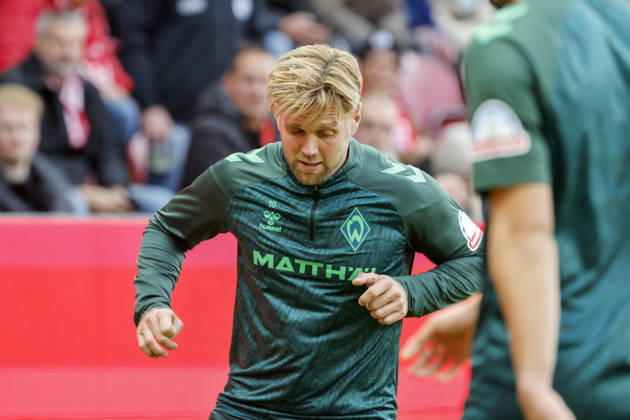 Niclas Füllkrug, Fullkrug (SV Werder Bremen, 10) beim Aufwärmen vor Spielbeginn , Deutschland, Fussball, 1. Bundesliga, 7.Spieltag, 2026 2027, 1. FSV Mainz vs. SV Werder Bremen, 24.10.2026, Mainz Mewa Arena Deutschland Copyright: xGrantxHubbsx