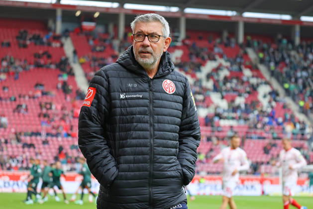 Mainz, Deutschland 24. Oktober 2026: 1. BL - 2026 2027 - Sp. 7 - 1. FSV Mainz 05 gegen SV Werder Bremen Im Bild: Trainer Urs Fischer (FSV) brim Betreten der Mewa-Arena. DFL regulations prohibit any use of photographs as image sequences and or quasi-video Mewa Arena Rheinland - Pfalz Copyright: xFotostandx xRacochax