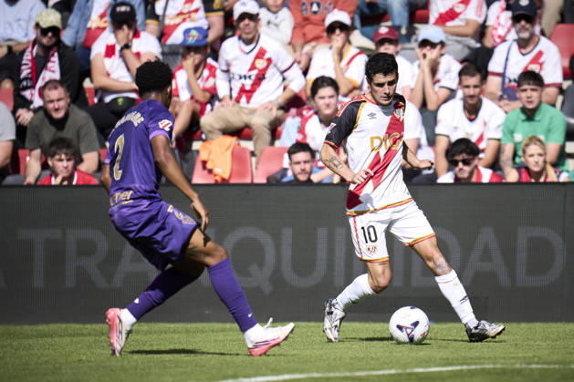 October 24, 2026, Madrid, Madrid, Spain: Sergio Camello of Rayo Vallecano in action during the Spanish League, LaLiga EA Sports, football match played between Rayo Vallecano and Elche CF at Vallecas stadium on October 24, 2026, in Madrid, Spain. Rayo Vallecano V Elche CF - LaLiga EA Sports  - ZUMAa181 20261024_zaa_a181_110 Copyright: xAngelxPerezxMecax