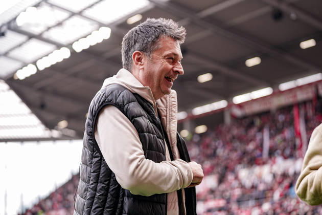Deutschland: Fussball Saison 2026 2027 , 1. Bundesliga , 7. Spieltag , 1. FSV Mainz 05 vs. SV Werder Bremen - Mewa Arena (Mainz) : Christian Heidel (Sportvorstand, SV Werder Bremen) Mimik, Gesichtsausdruck, Emotion Mainz Mewa Arena Deutschland Germany Copyright: xBennetxLongx